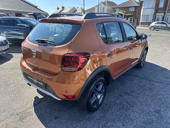 Used Dacia Sandero Stepway 2018 for sale - 79451239: Photo