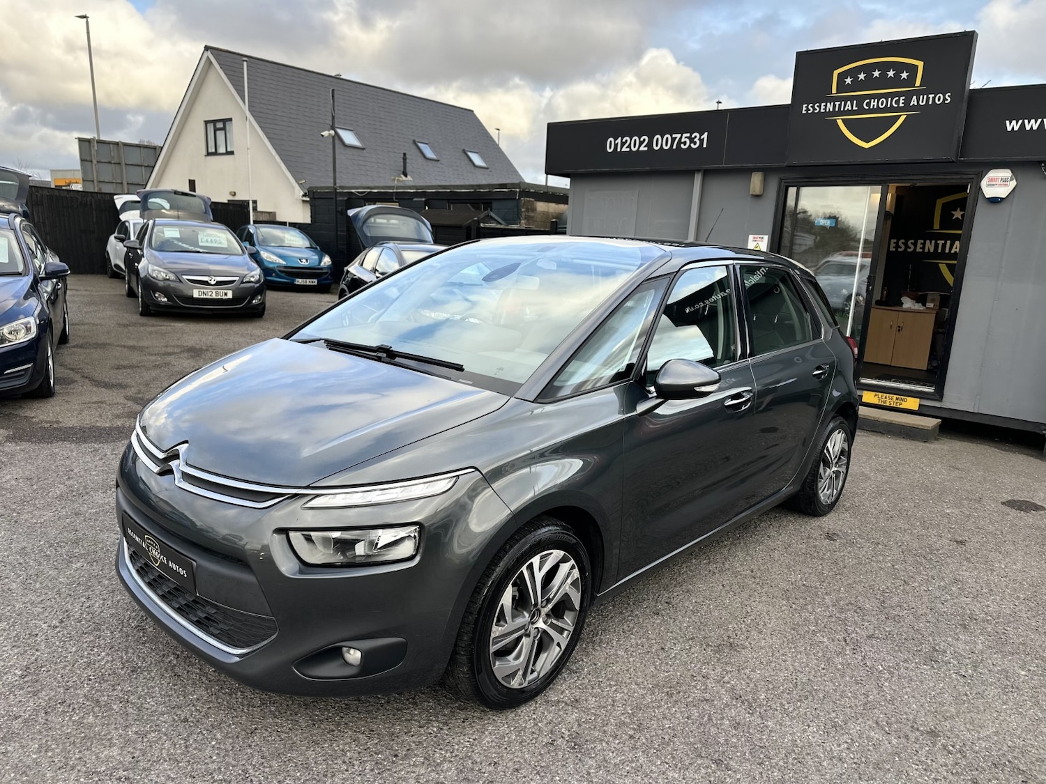 Used Citroen C4 Picasso 2015 for sale - 77822222: Photo 3