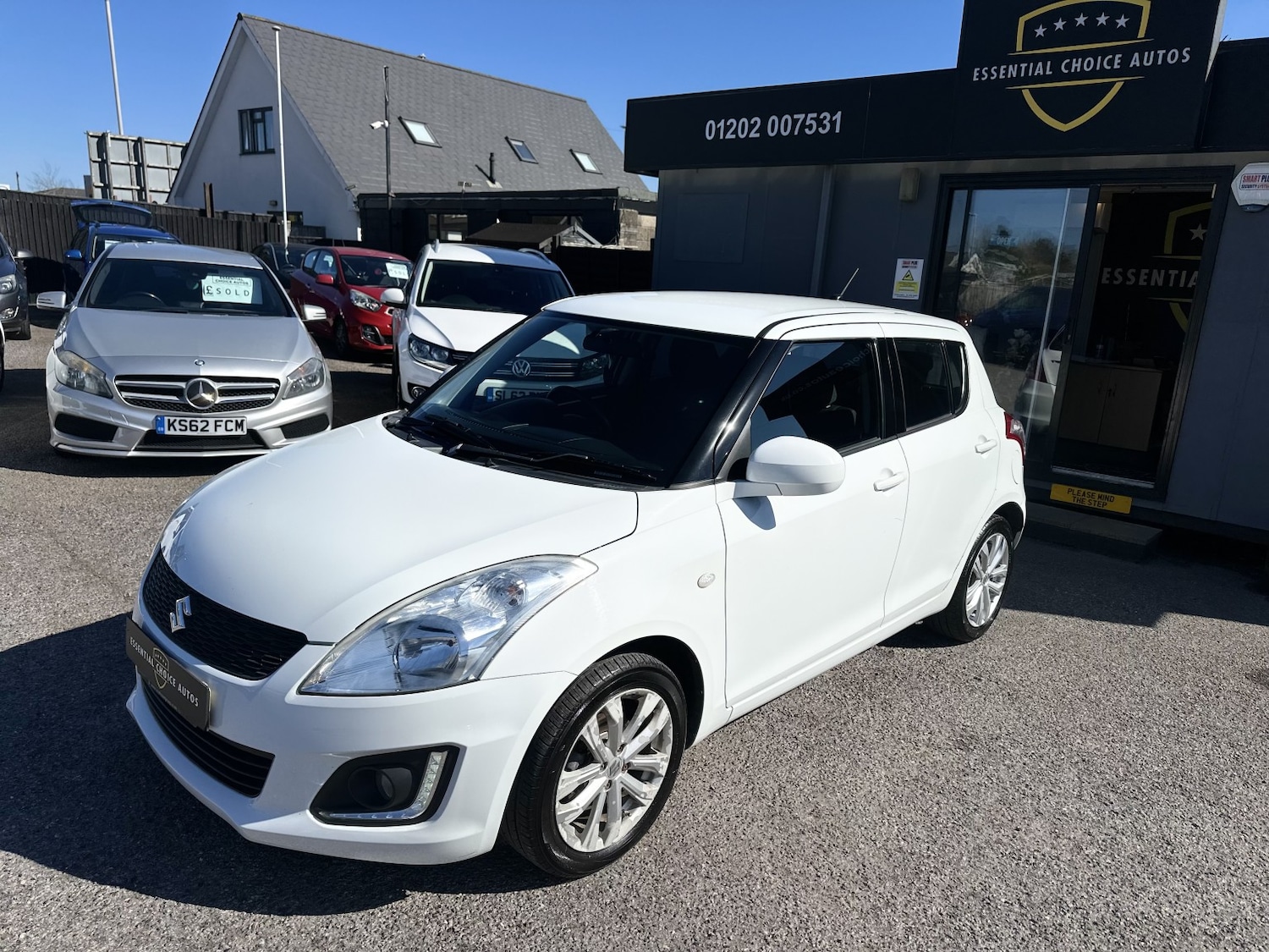 Used Suzuki Swift 2014 for sale - 77938087: Photo 3