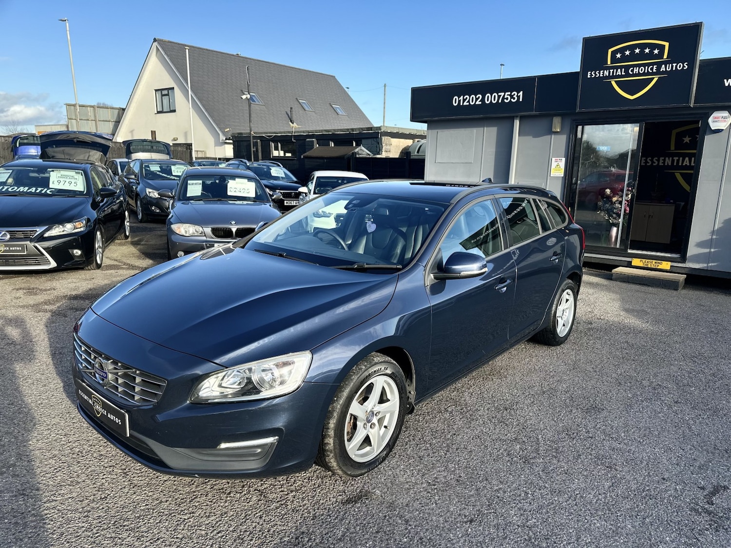 Used Volvo V60 2015 for sale - 77822267: Photo 3