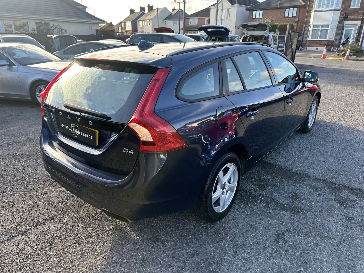 Used Volvo V60 2015 for sale - 77822267: Photo 4