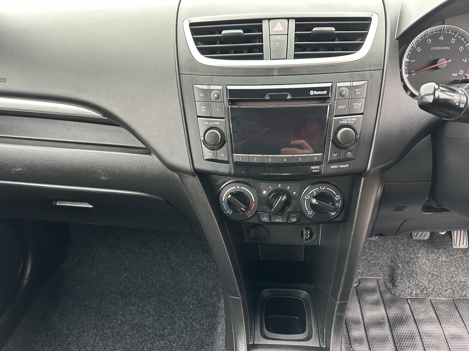 Used Suzuki Swift 2015 for sale - 77822230: Photo 15