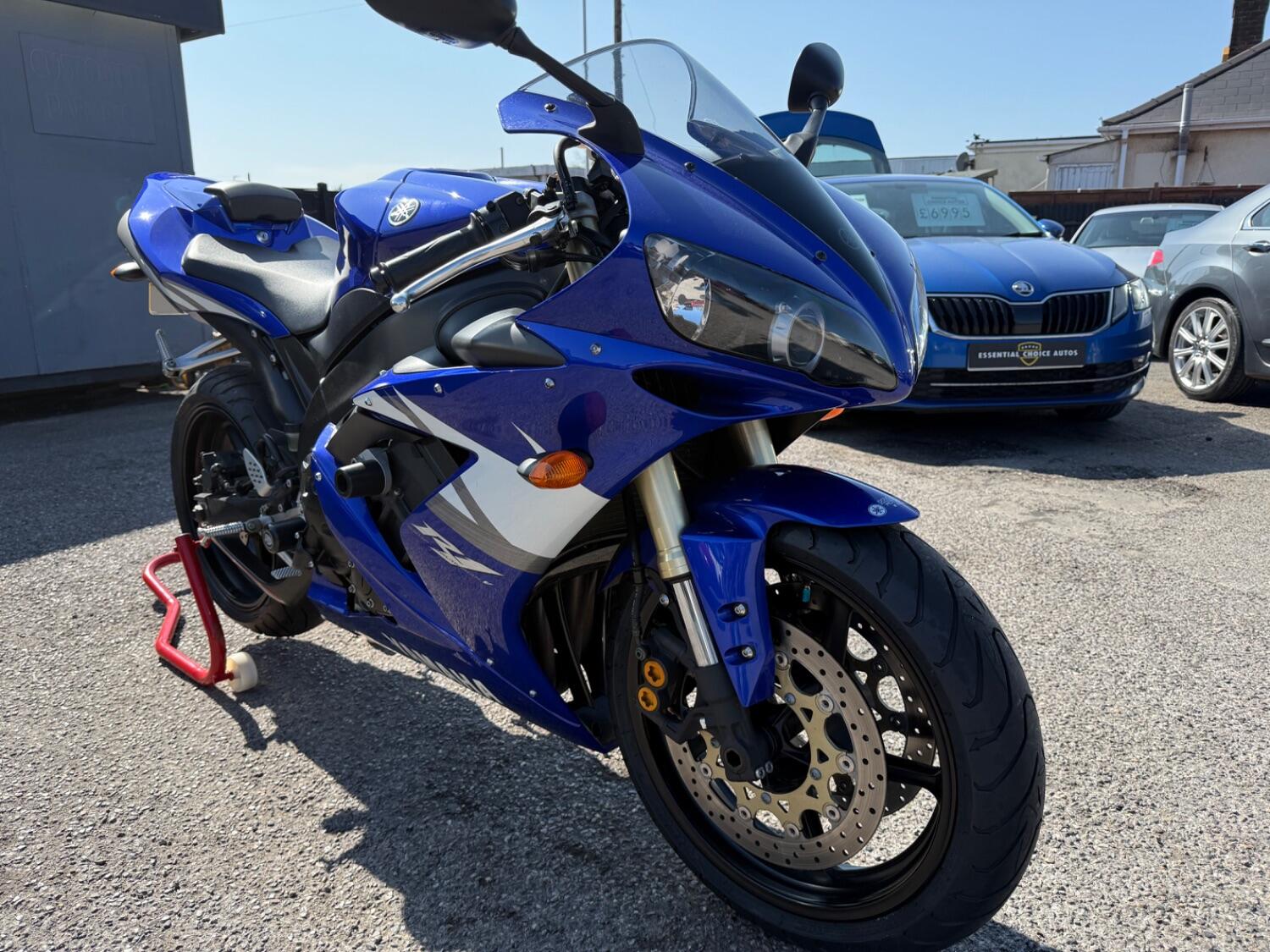 Yamaha R1