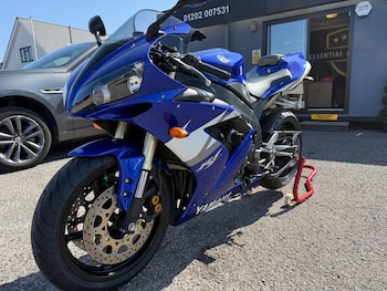 Used Yamaha R1 2005 for sale - bike-77822279: Photo