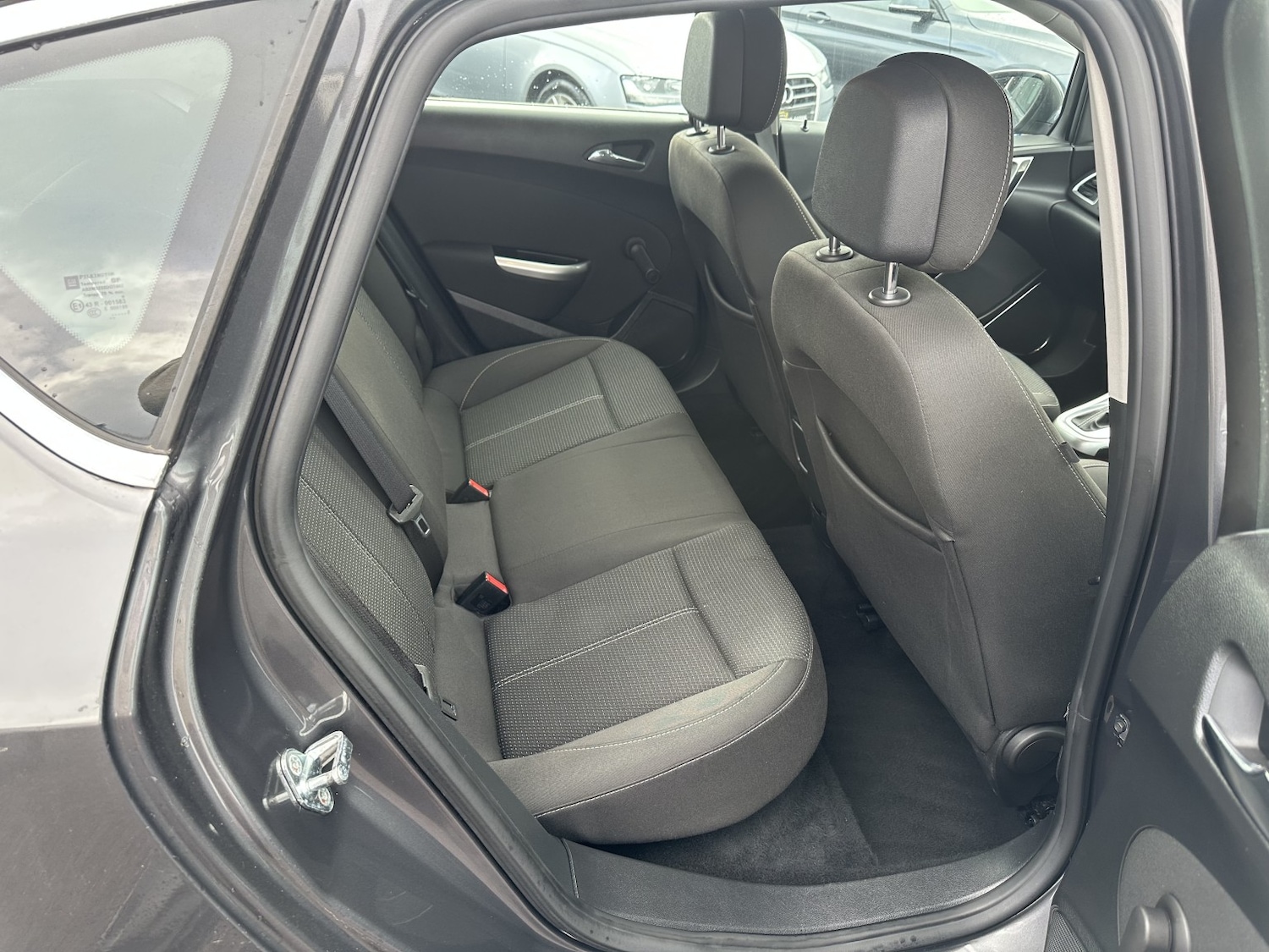 Used Vauxhall Astra 2012 for sale - 77822208: Photo 11