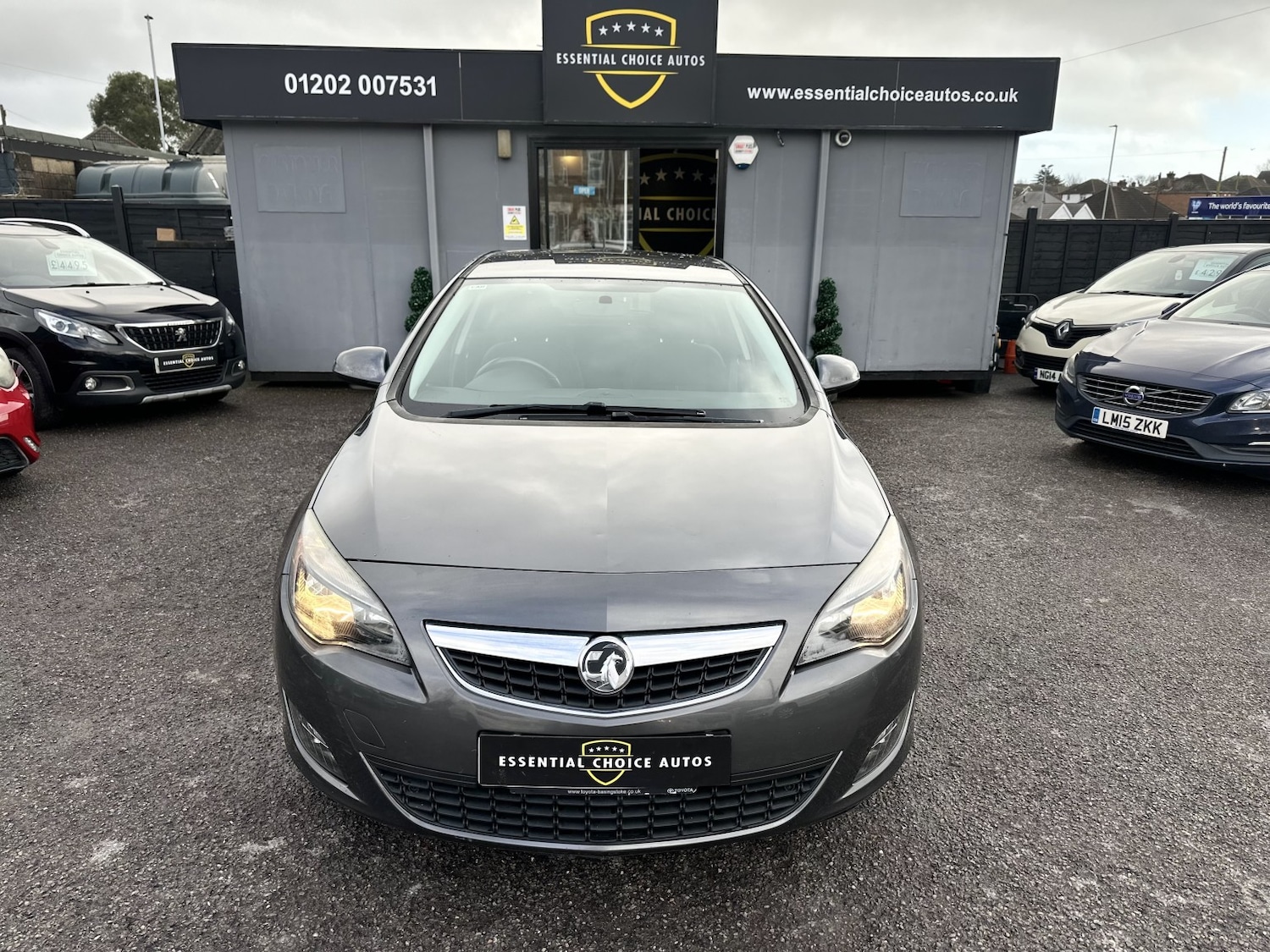 Used Vauxhall Astra 2012 for sale - 77822208: Photo 2