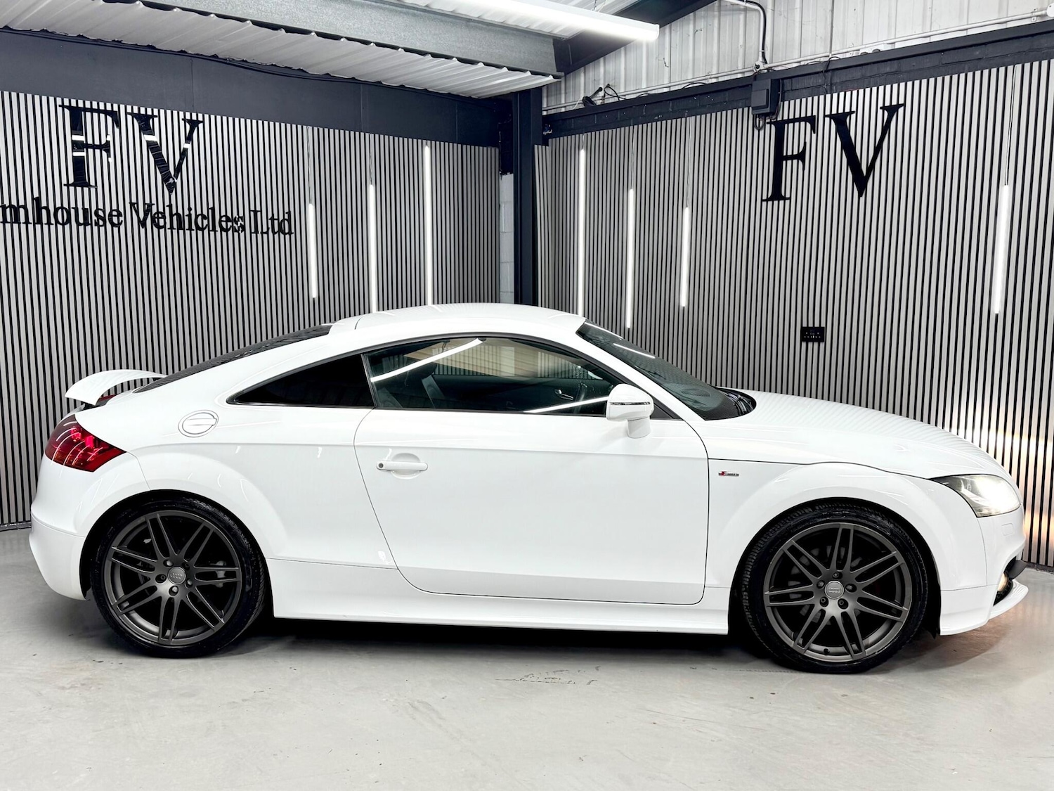 Used Audi TT 2011 for sale - 77114173: Photo 2