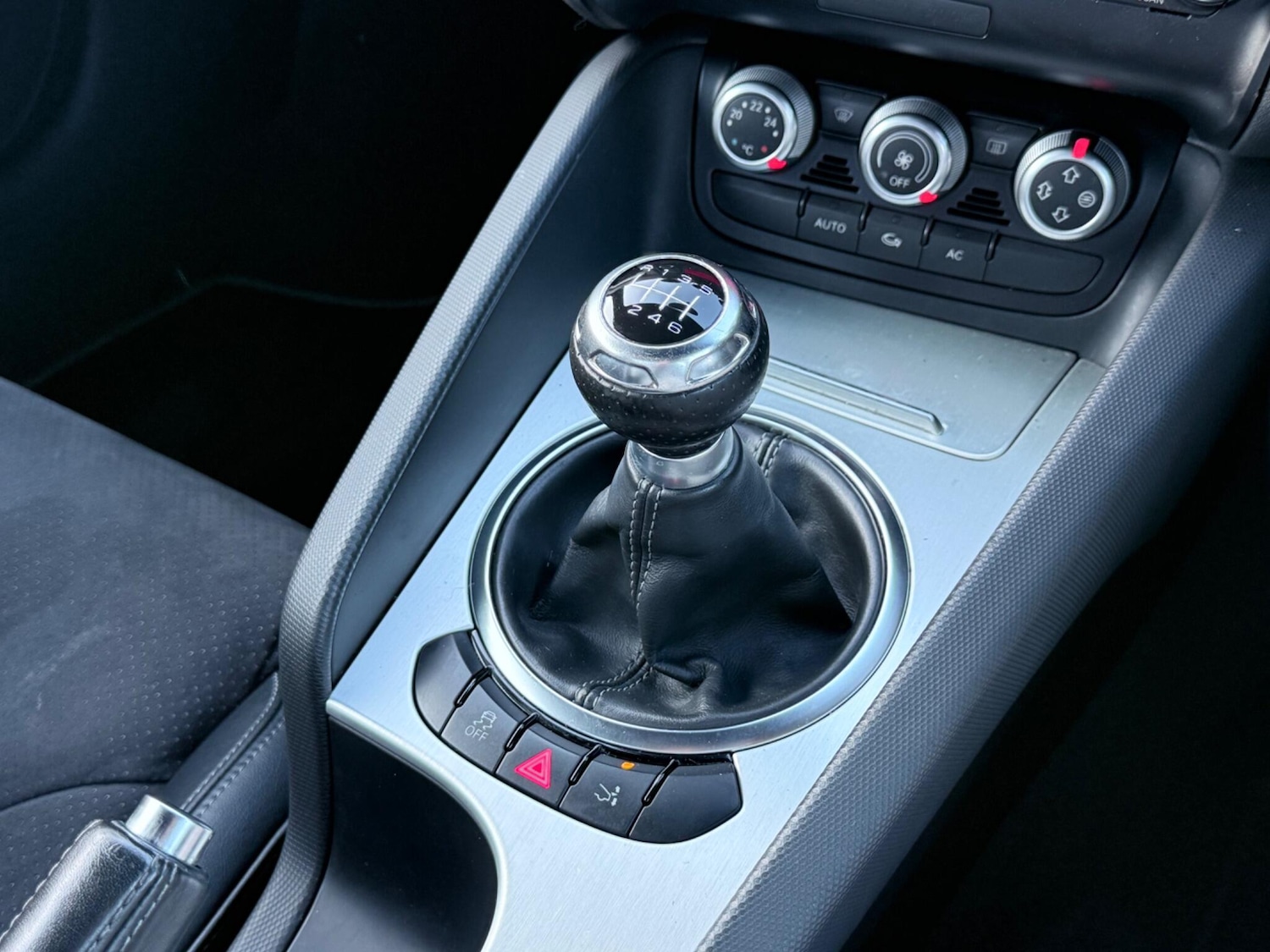 Used Audi TT 2011 for sale - 77114173: Photo 25