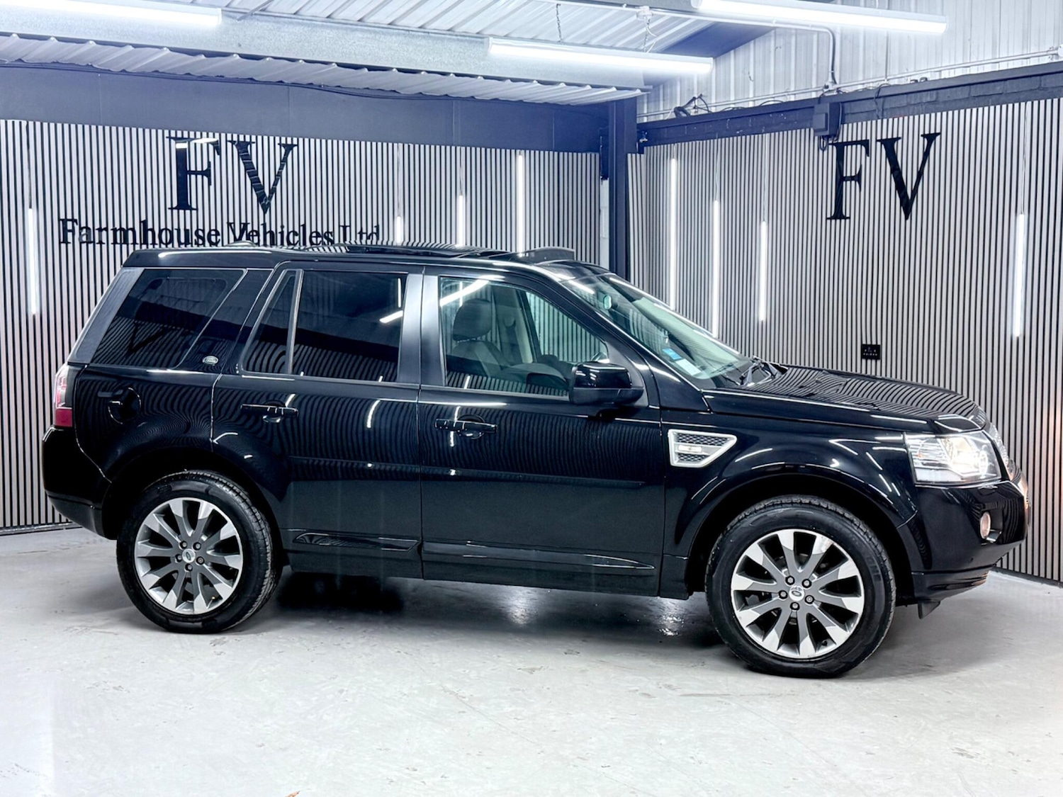 Used Land Rover Freelander 2013 for sale - 77114178: Photo 2