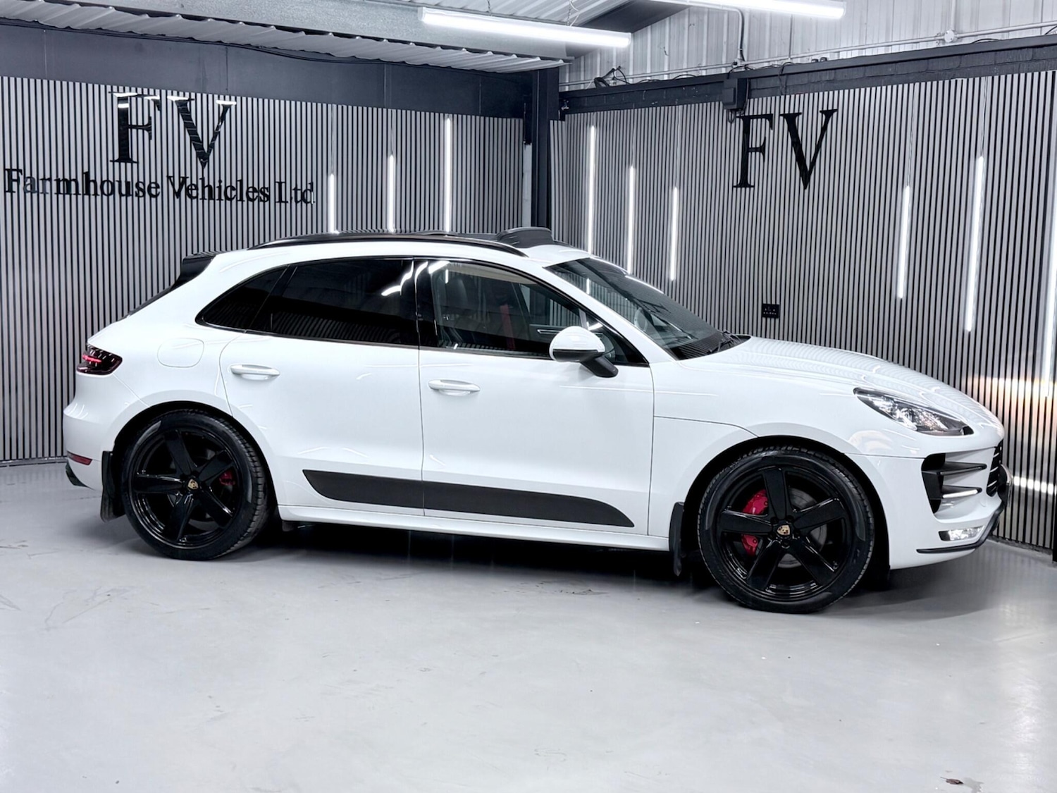 Used Porsche Macan 2016 for sale - 77114189: Photo 2