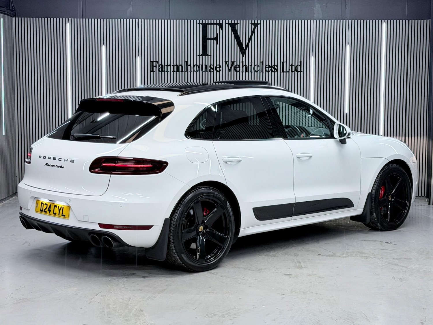 Used Porsche Macan 2016 for sale - 77114189: Photo 3