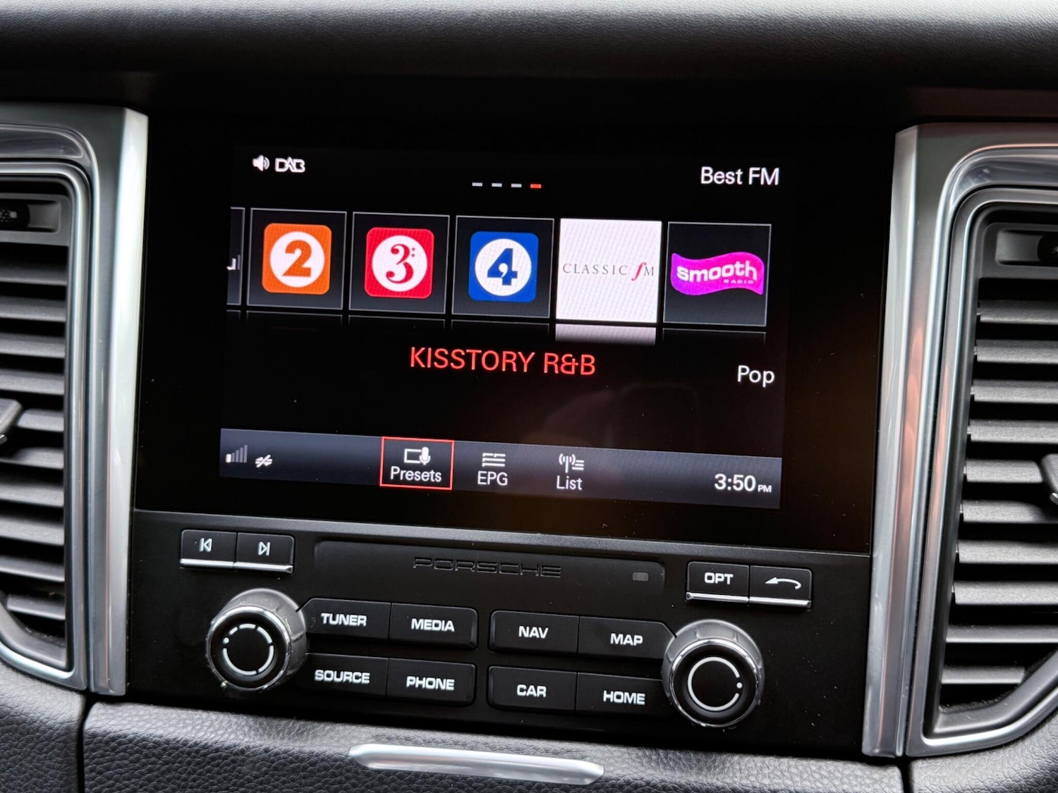 Used Porsche Macan 2016 for sale - 77114189: Photo 32