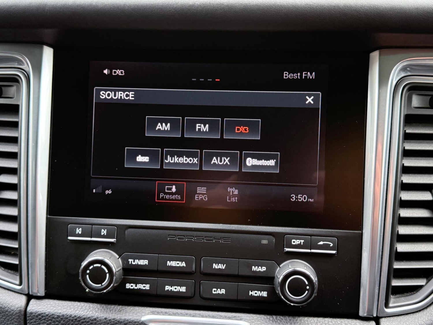 Used Porsche Macan 2016 for sale - 77114189: Photo 38