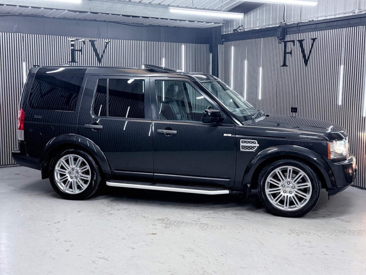 Used Land Rover Discovery 2013 for sale - 77114169: Photo 2