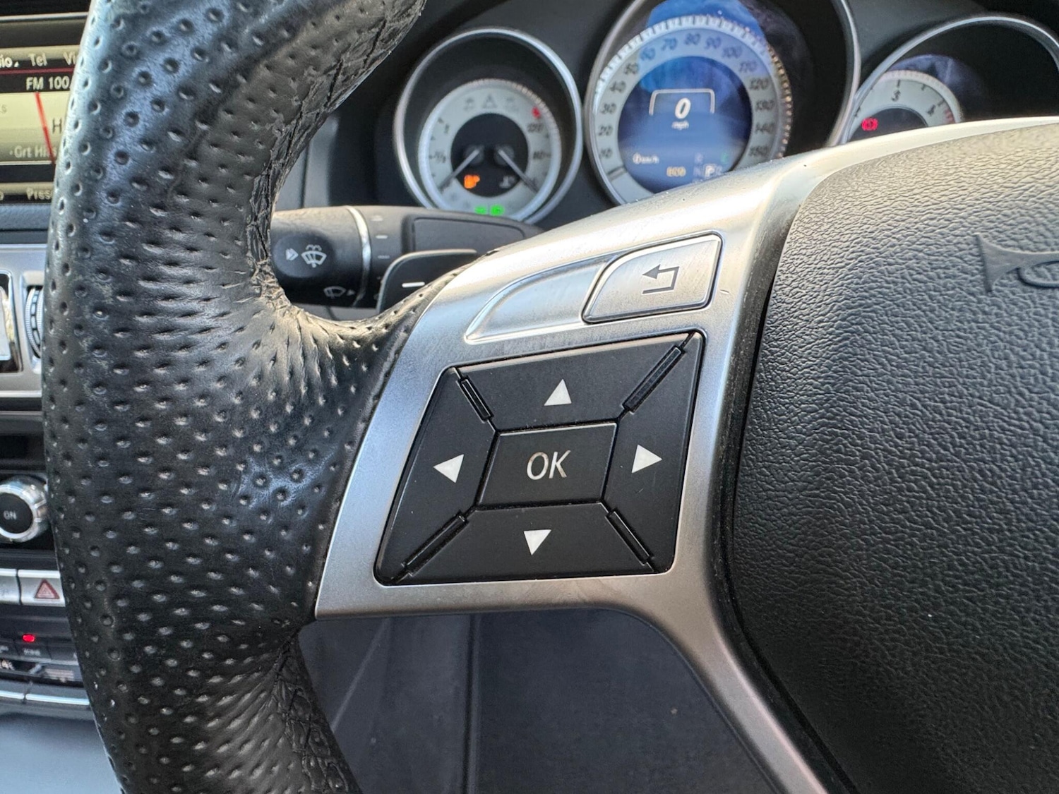 Used Mercedes-Benz E Class 2014 for sale - 77114168: Photo 31