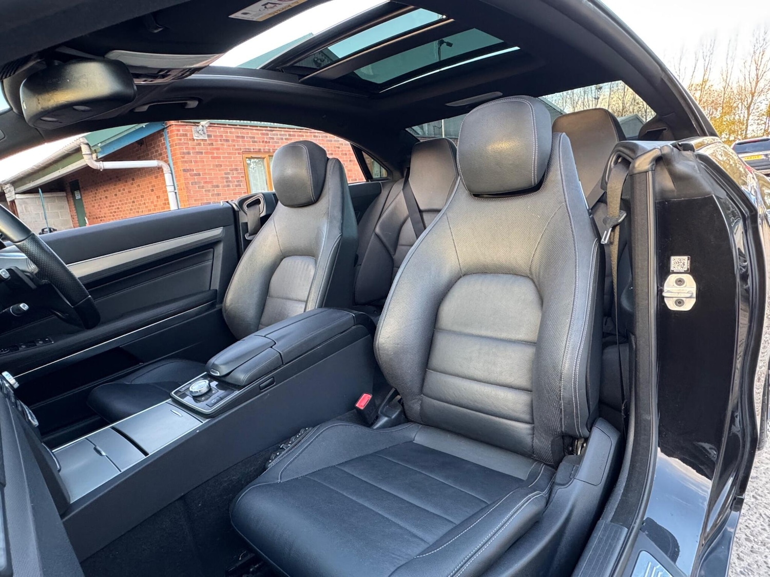 Used Mercedes-Benz E Class 2014 for sale - 77114168: Photo 38