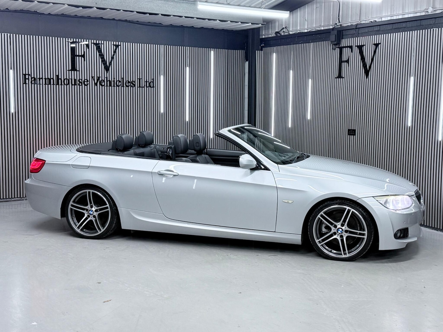 Used BMW 3 Series 2010 for sale - 77114187: Photo 2