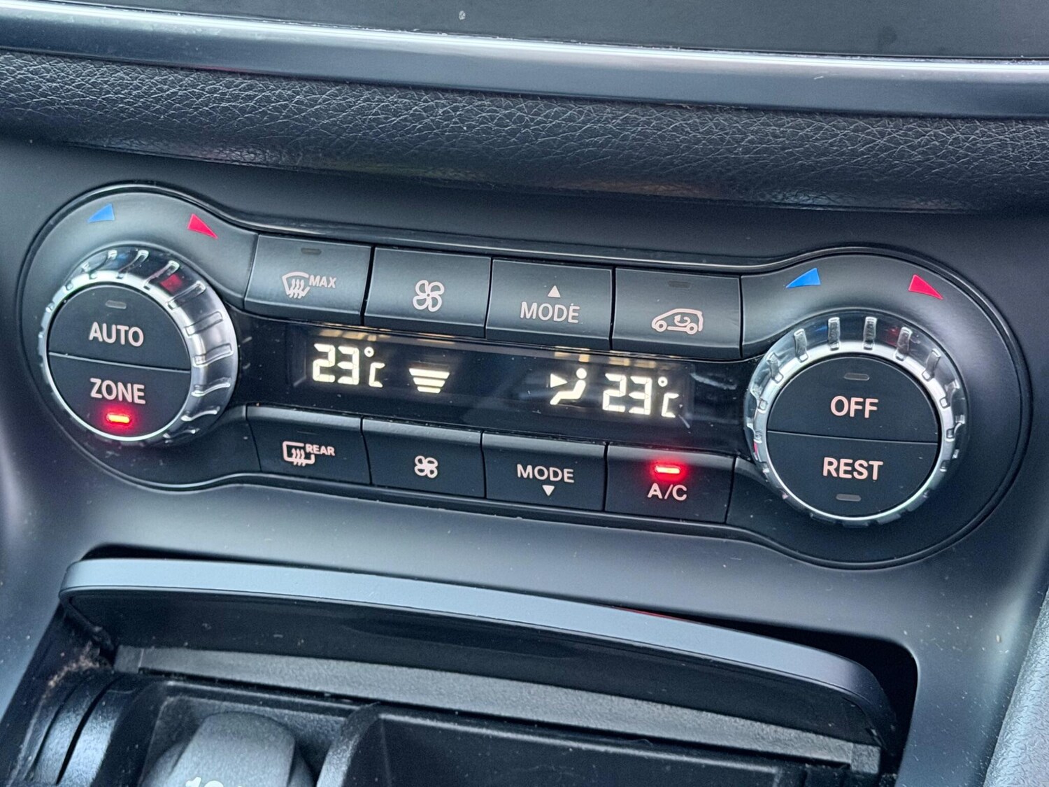 Used Mercedes-Benz CLA 2014 for sale - 77838844: Photo 35