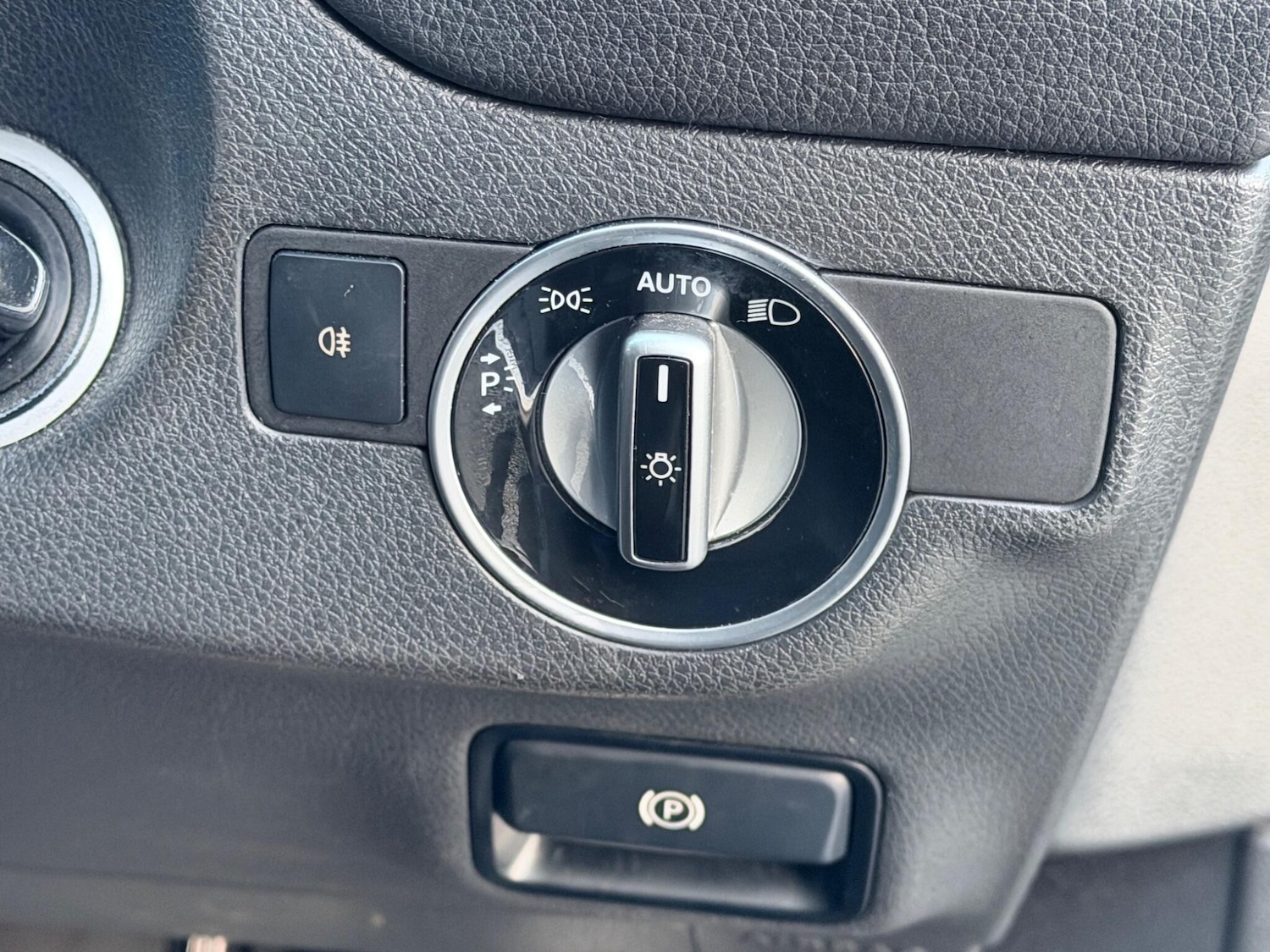 Used Mercedes-Benz CLA 2014 for sale - 77838844: Photo 42