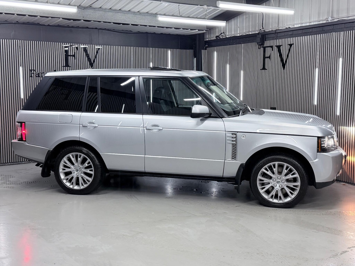 Used Land Rover Range Rover 2012 for sale - 77114181: Photo 2