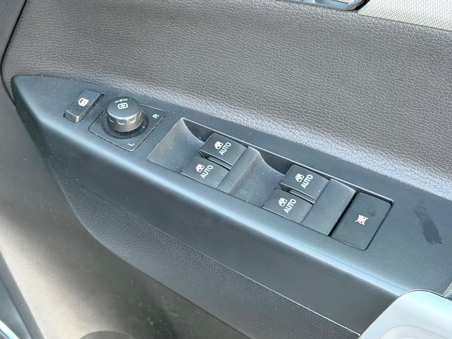 Used Vauxhall Antara 2014 for sale - 77982504: Photo 34