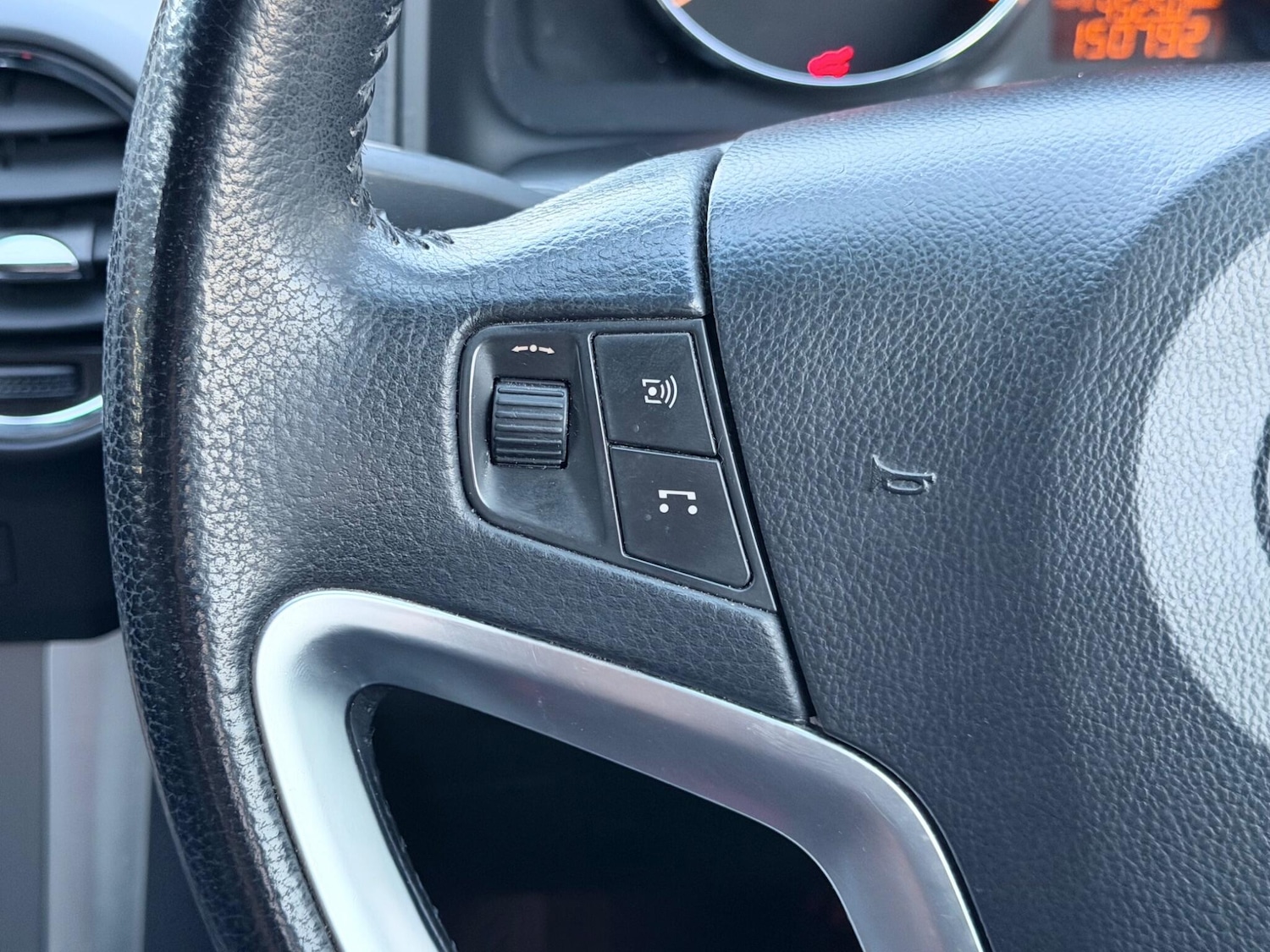 Used Vauxhall Antara 2014 for sale - 77982504: Photo 35