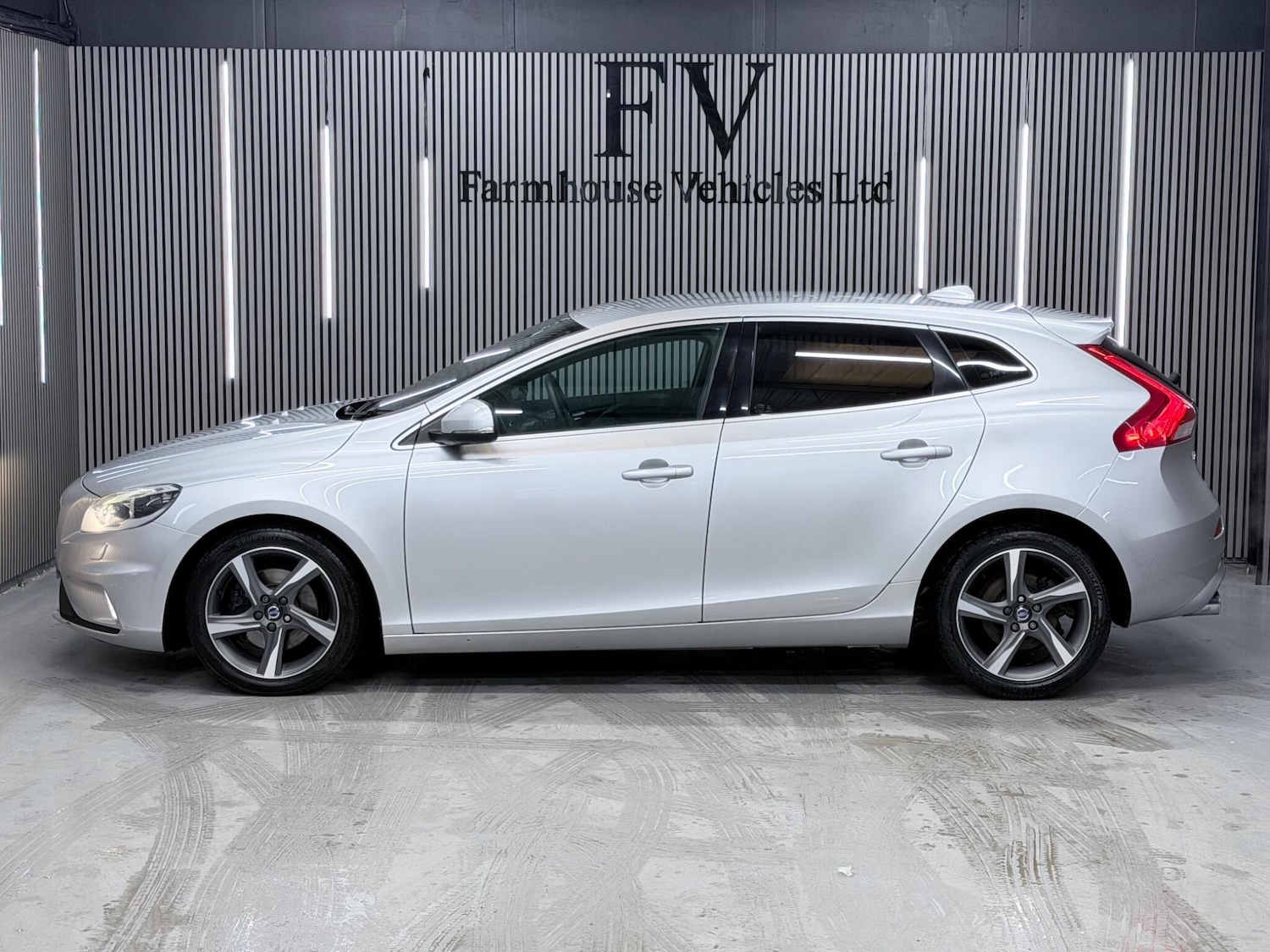 Used Volvo V40 for sale - 77468346: Photo 11