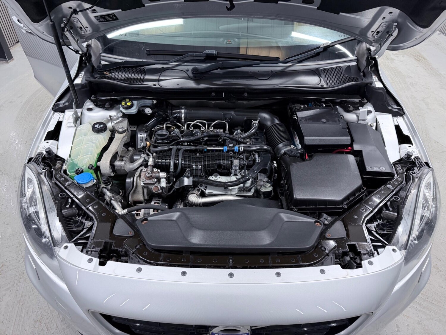 Used Volvo V40 for sale - 77468346: Photo 24