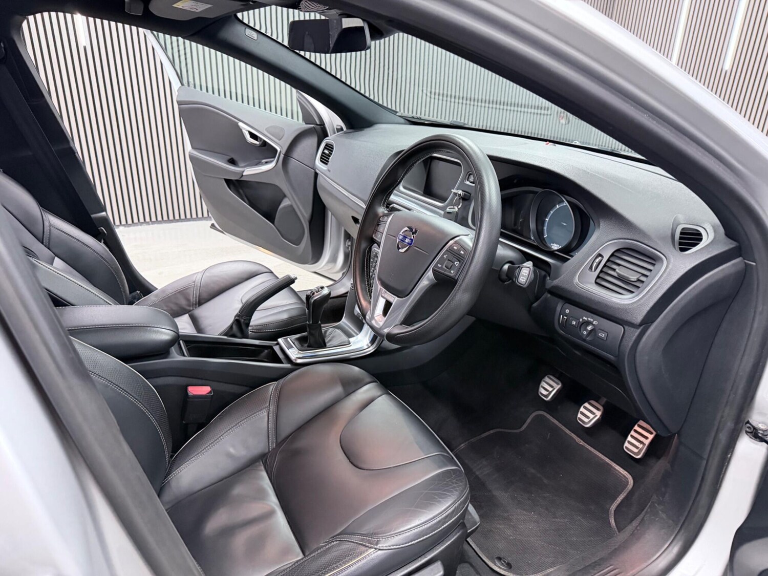 Used Volvo V40 for sale - 77468346: Photo 25