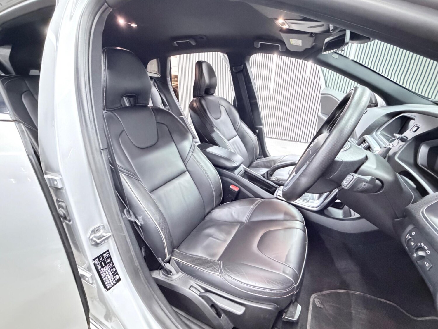 Used Volvo V40 for sale - 77468346: Photo 26