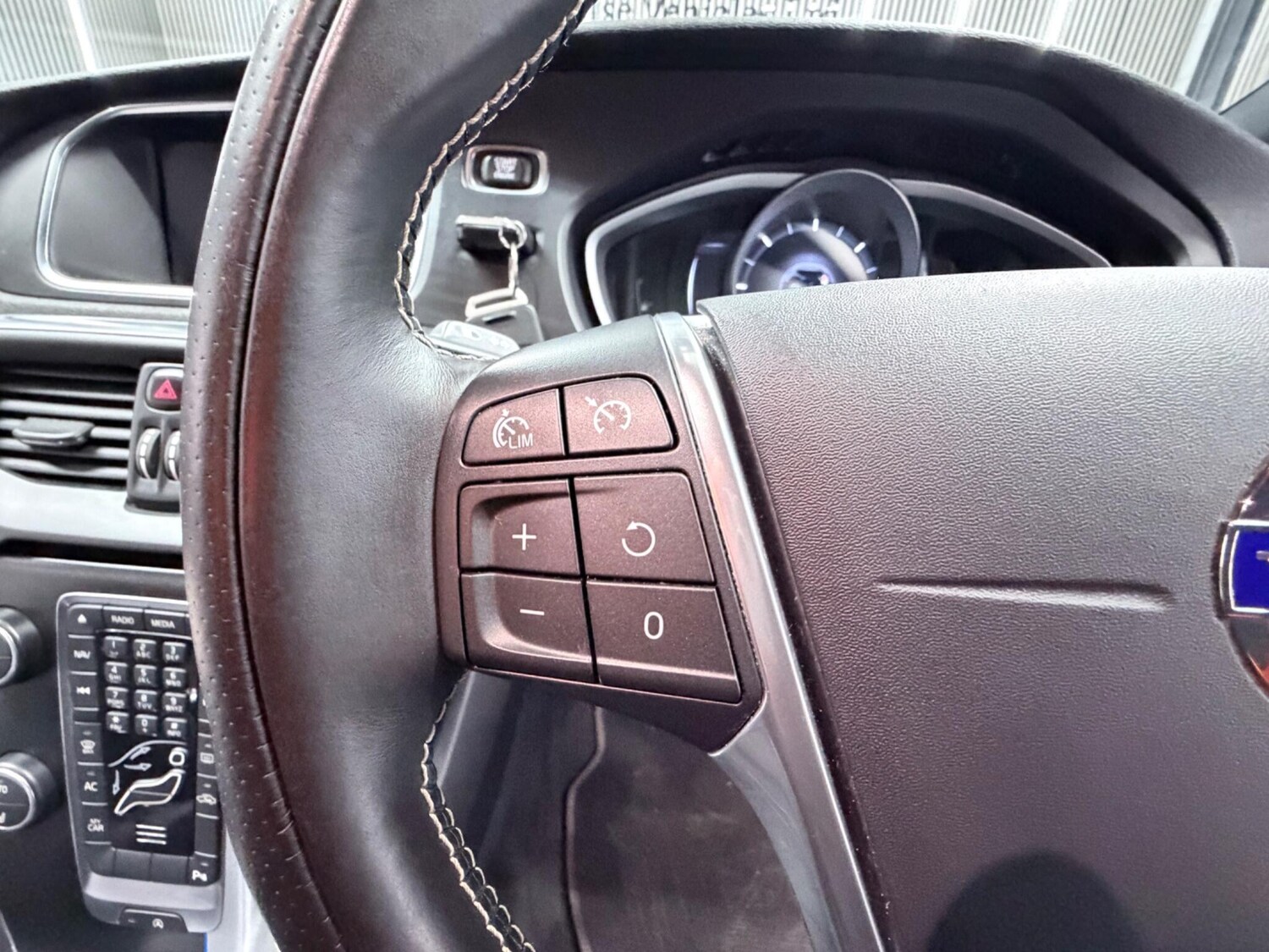 Used Volvo V40 for sale - 77468346: Photo 33