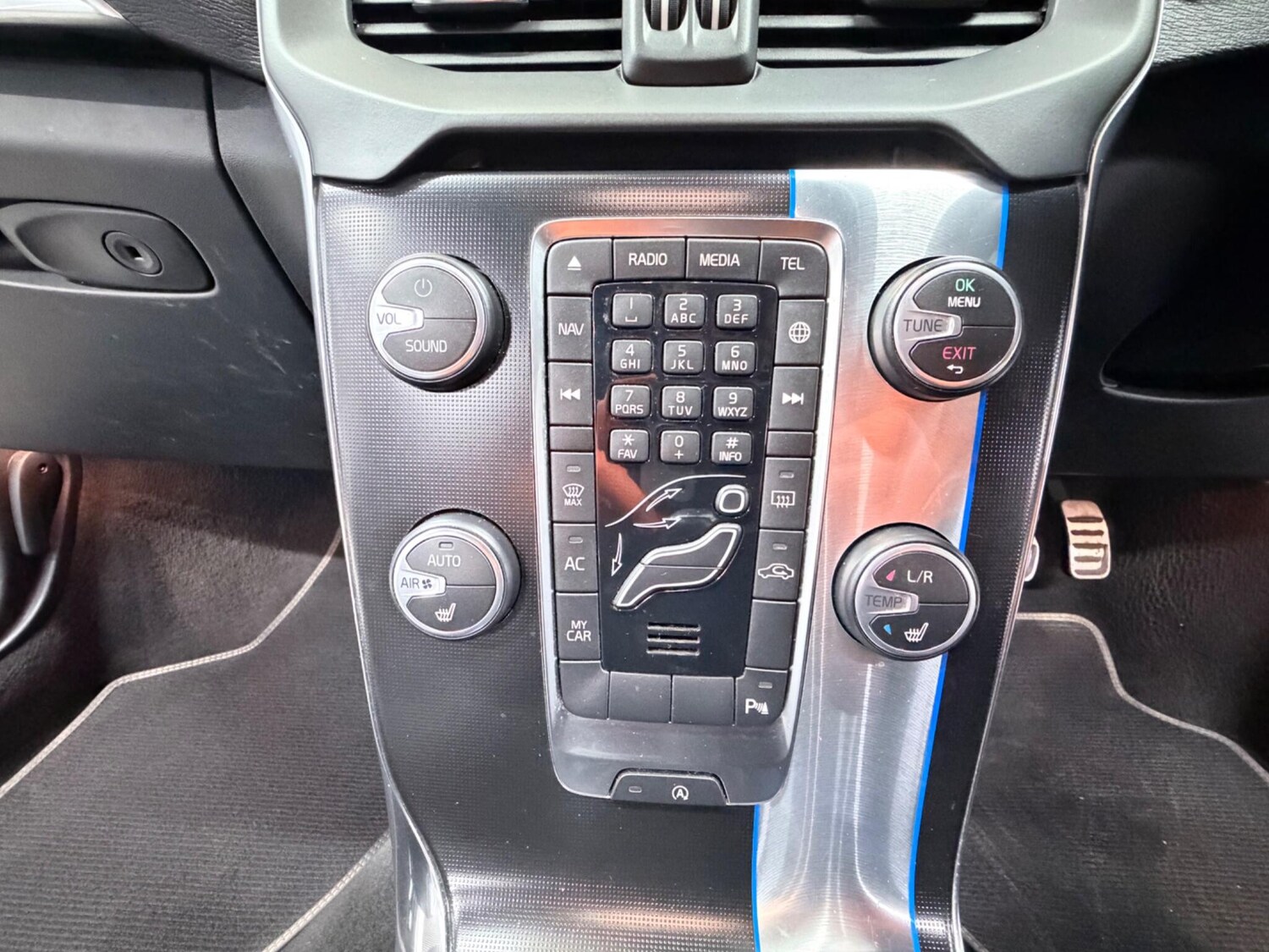 Used Volvo V40 for sale - 77468346: Photo 37