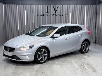 Used Volvo V40 2015 for sale - 77468346: Photo