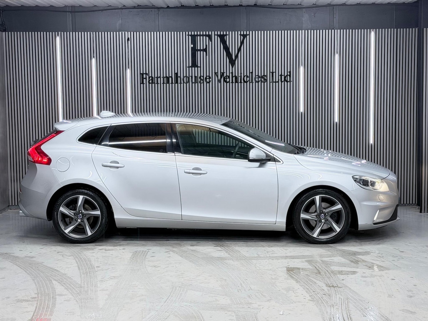 Used Volvo V40 for sale - 77468346: Photo 8