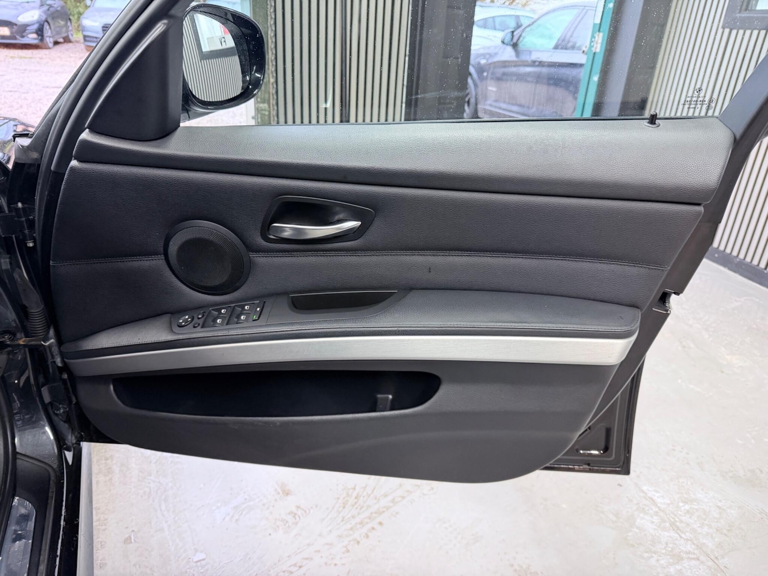 Used BMW 3 Series 2011 for sale - 77550067: Photo 33