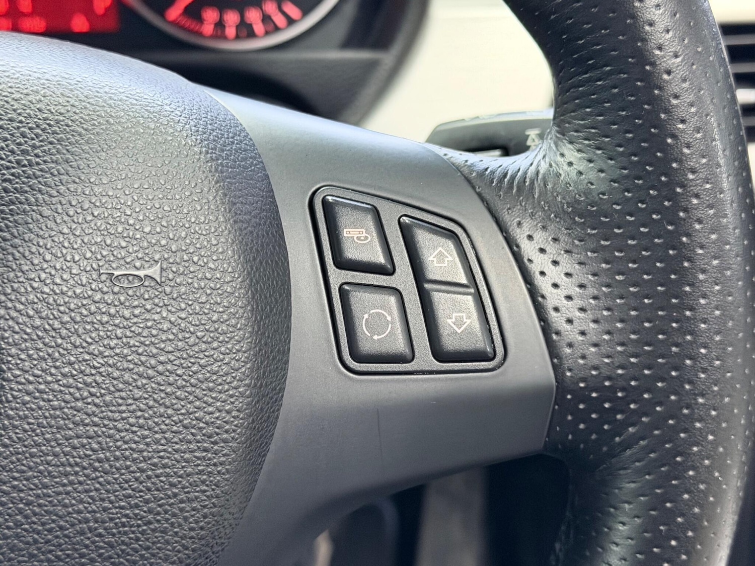 Used BMW 3 Series 2011 for sale - 77550067: Photo 35