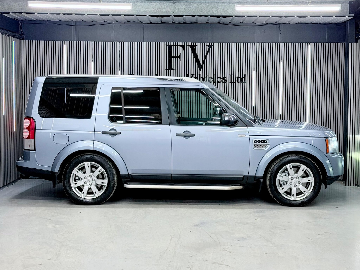 Used Land Rover Discovery 2010 for sale - 78063104: Photo 2