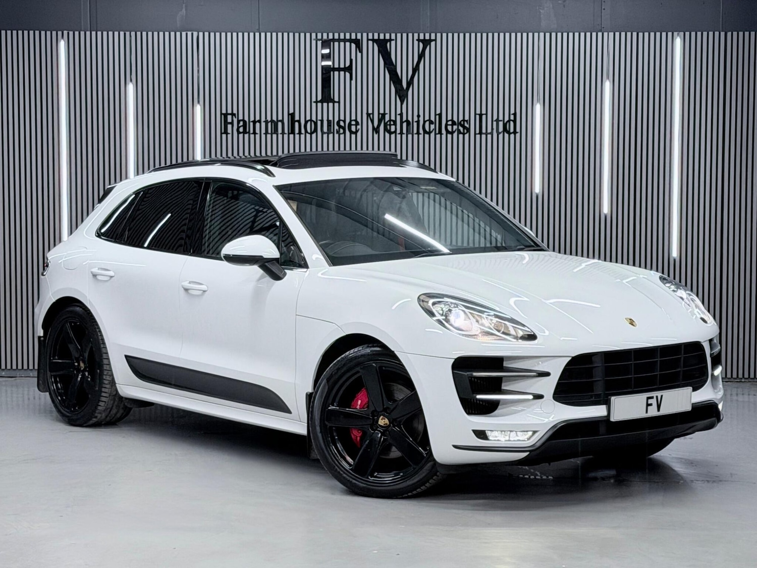 Used Porsche Macan 2016 for sale - 77970523: Photo 1