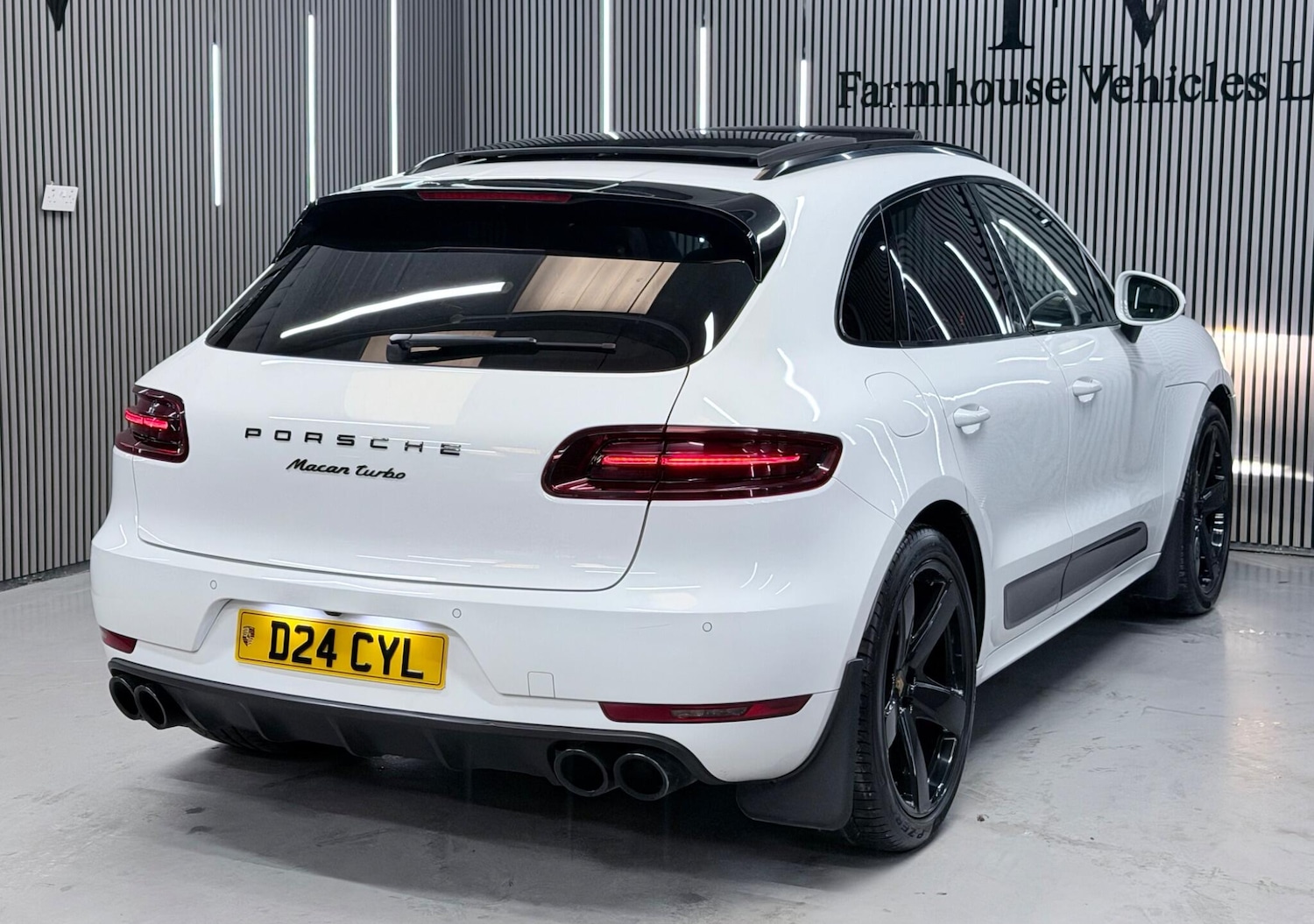 Used Porsche Macan 2016 for sale - 77970523: Photo 12