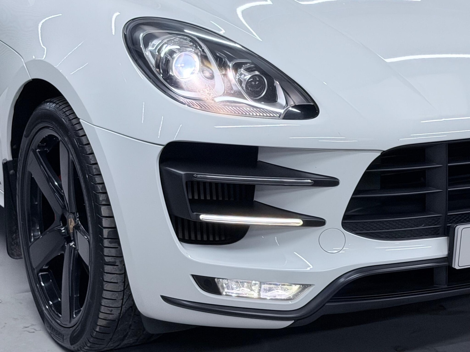 Used Porsche Macan 2016 for sale - 77970523: Photo 16