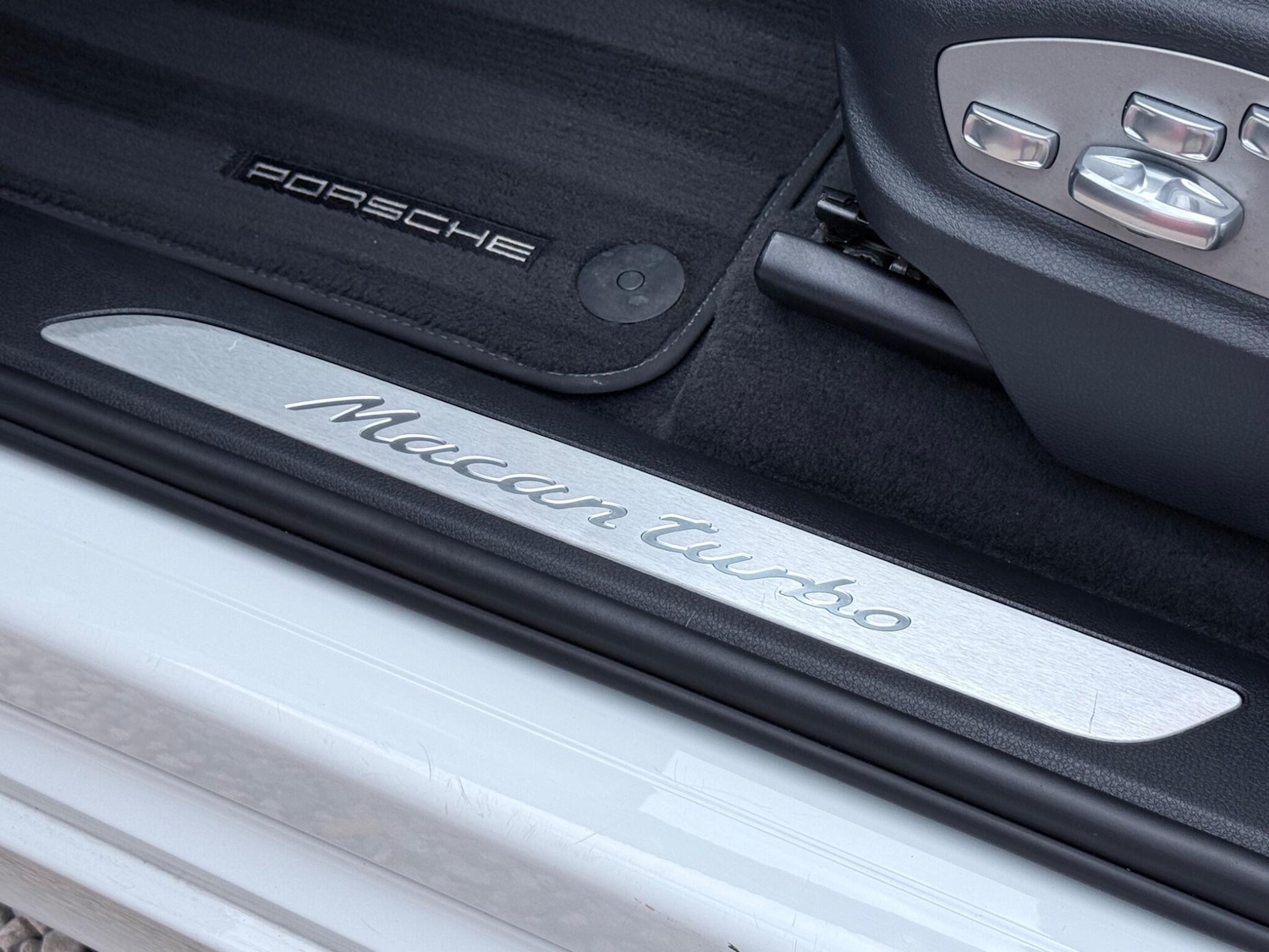 Used Porsche Macan 2016 for sale - 77970523: Photo 57