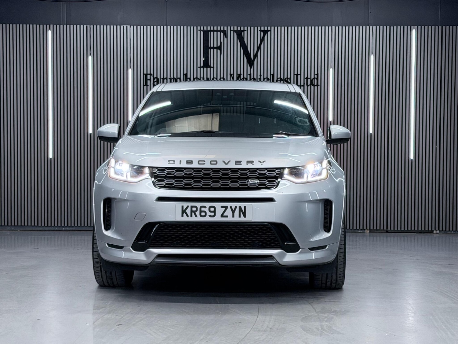 Used Land Rover Discovery Sport 2019 for sale - 77970030: Photo 2