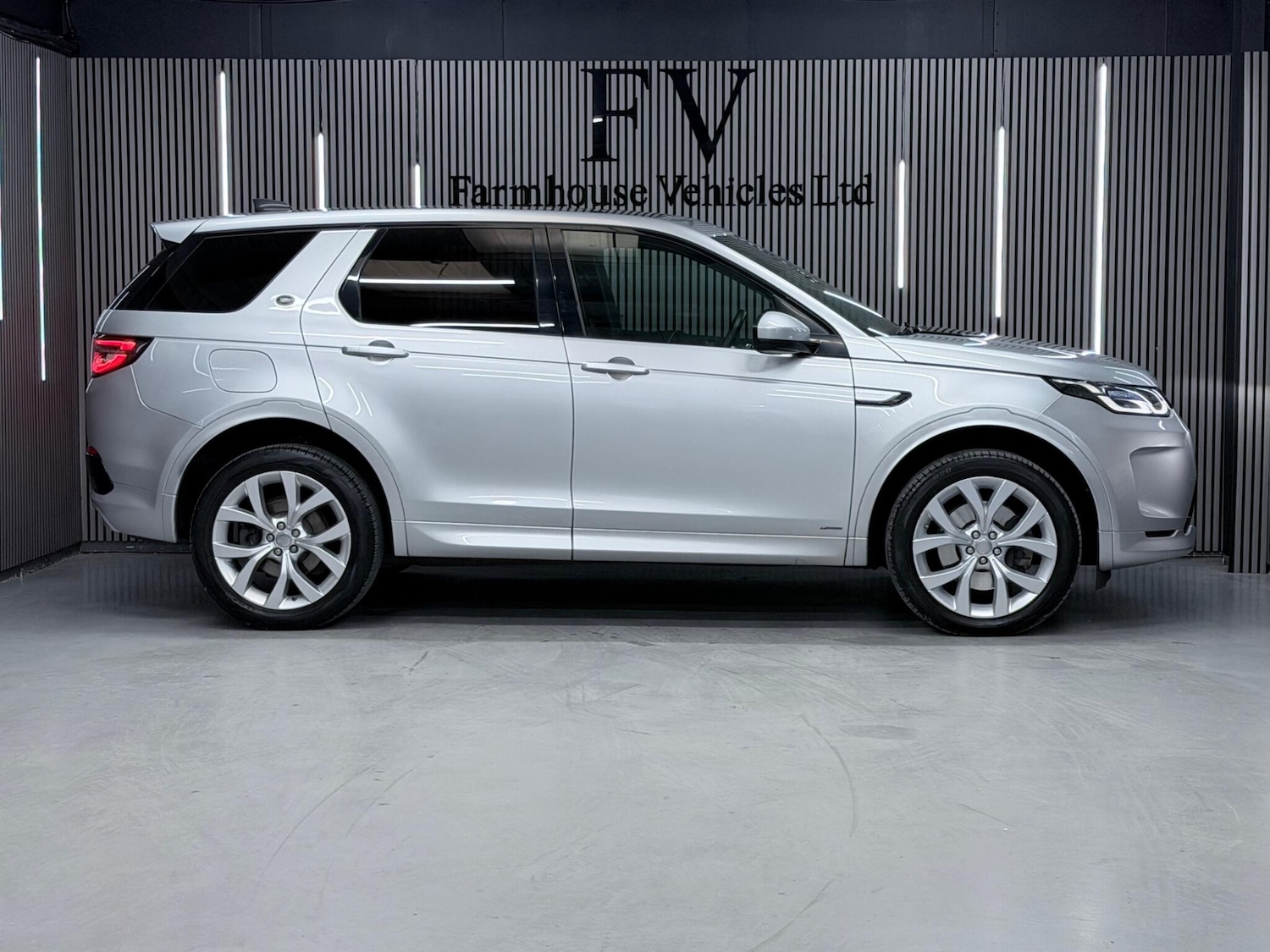 Used Land Rover Discovery Sport 2019 for sale - 77970030: Photo 4