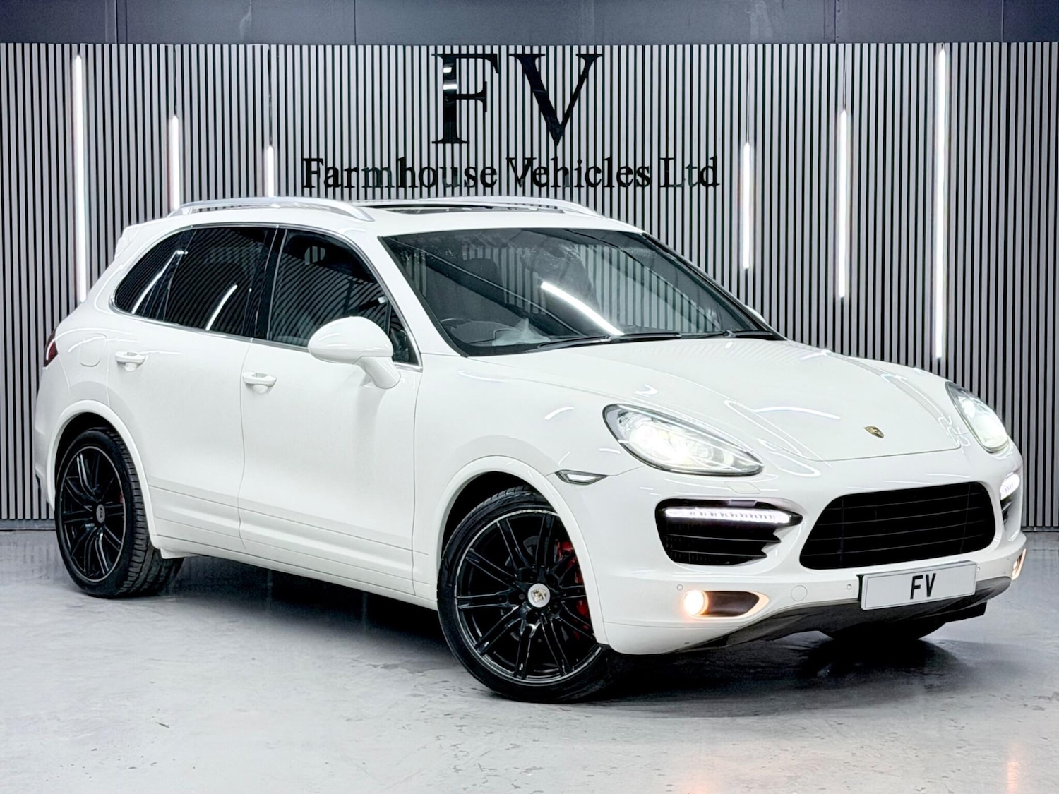 Used Porsche Cayenne 2010 for sale - 77114183: Photo 1