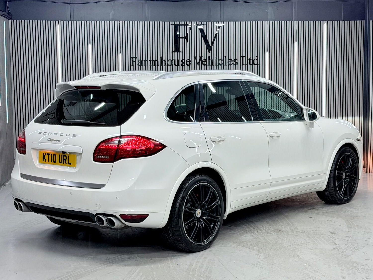 Used Porsche Cayenne 2010 for sale - 77114183: Photo 4