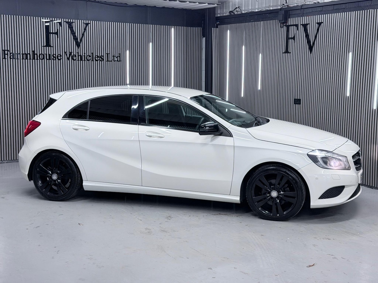Used Mercedes-Benz A-Class 2014 for sale - 77114180: Photo 2