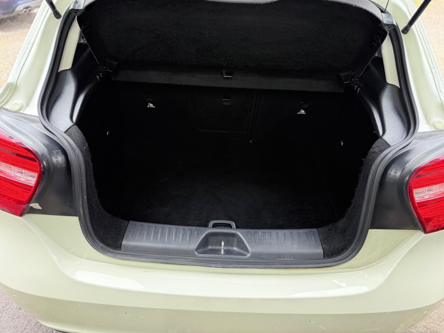 Used Mercedes-Benz A-Class 2014 for sale - 77710169: Photo 31