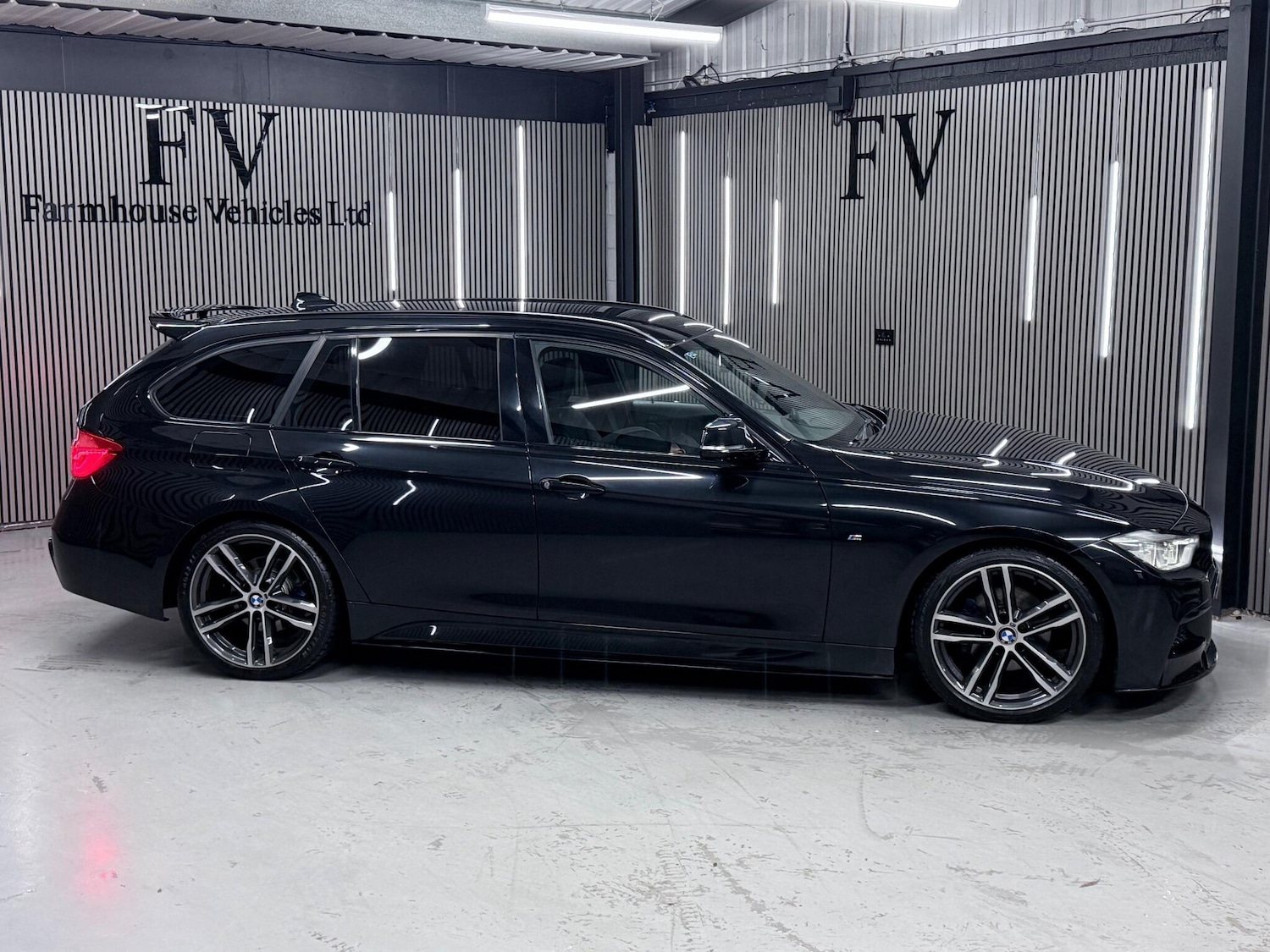 Used BMW 3 Series 2017 for sale - 77114172: Photo 2