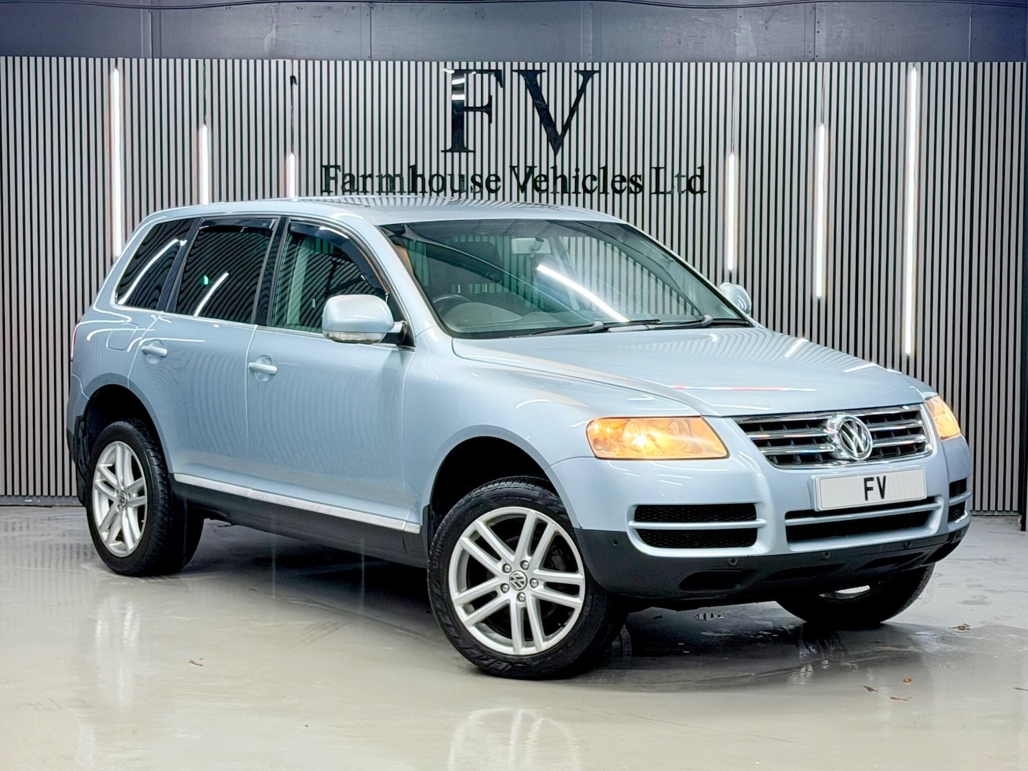 Used Volkswagen Touareg 2004 for sale - 77344735: Photo 1