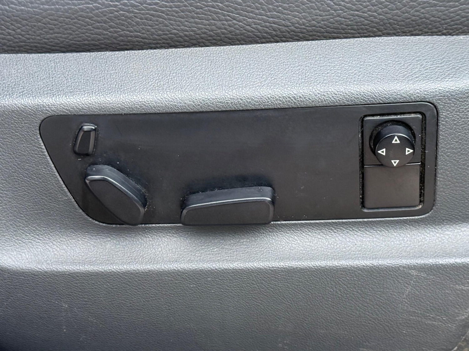 Used Volkswagen Touareg 2004 for sale - 77344735: Photo 30